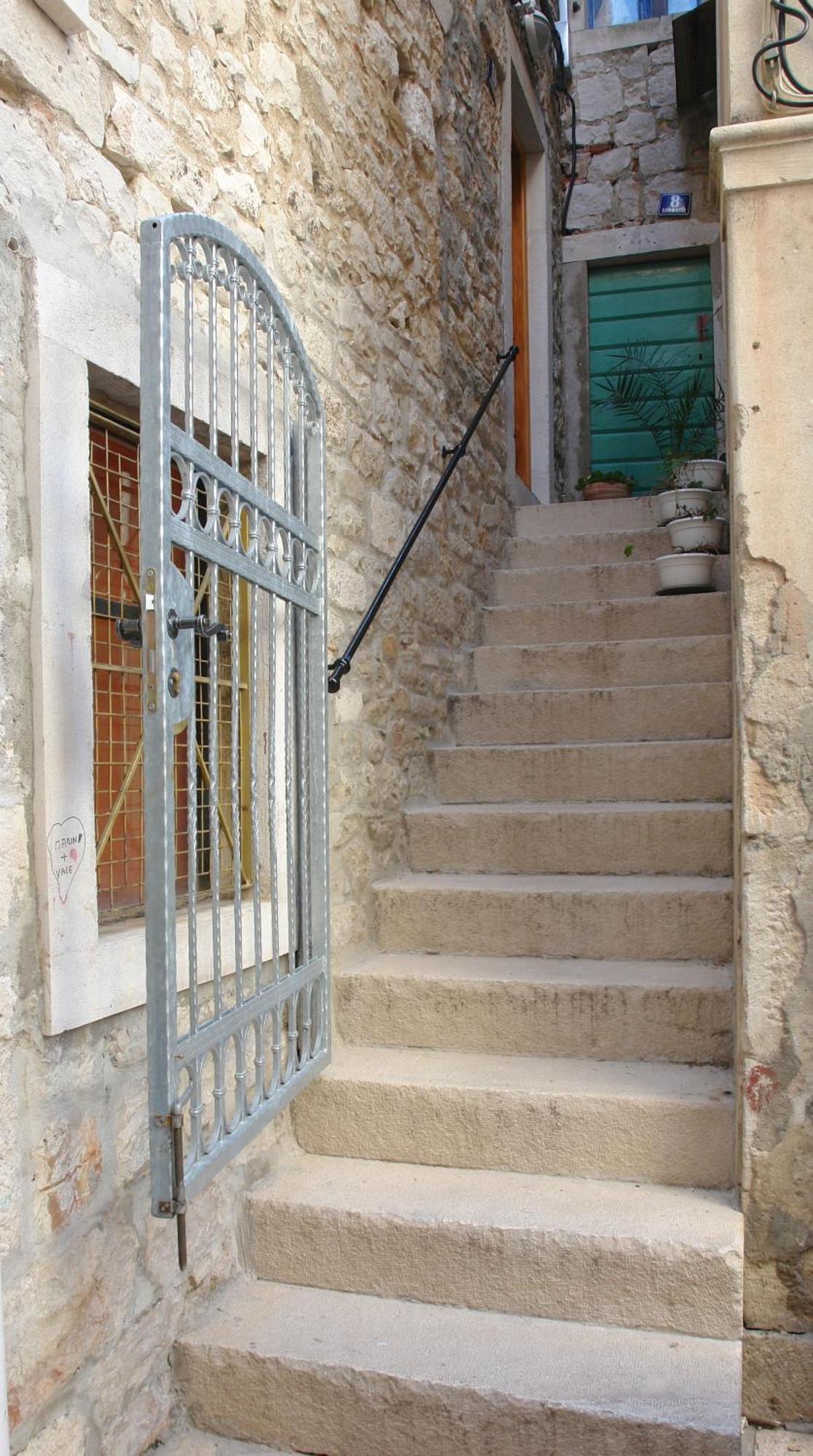 Apartments Salvezani Split Exterior photo